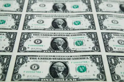 US economy rebounds a surprisingly strong 3% in the second quarter